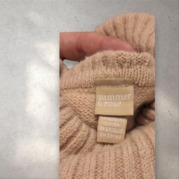 Summrr & Rose Cozy Tan Turtleneck Sweater Vest M/L - Picture 5 of 7